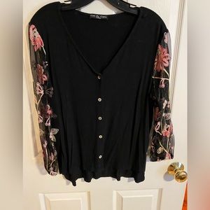 Womens Size Medium Kim & Cami Button Sweater